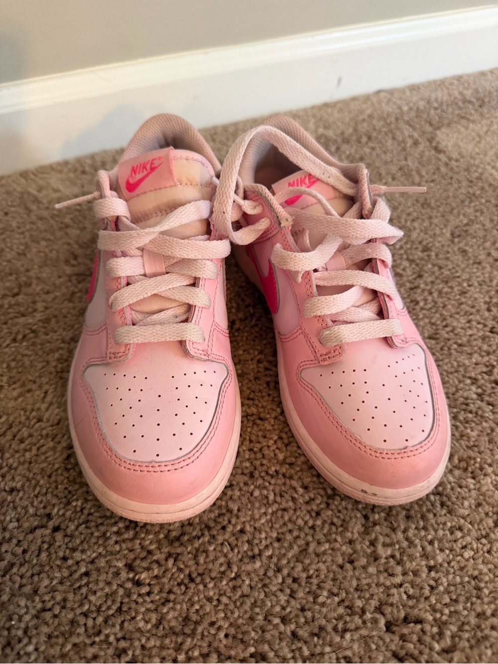 🩷 Nike Dunk Low GS – Size 3Y 🩷